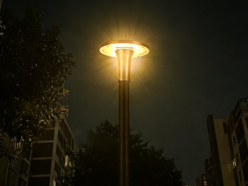 How to design unique decorative garden lamps?