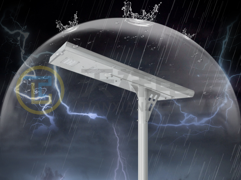 Are outdoor solar street lights safe in the rain?