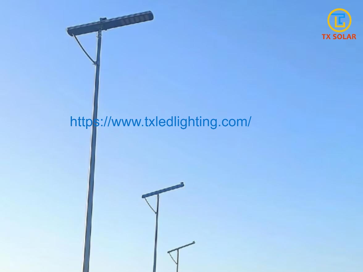 Importance of prompt cleaning of solar powered street lamps