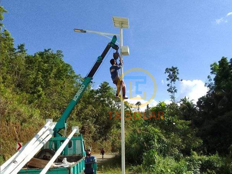 What are the traps in the solar street lamp market?
