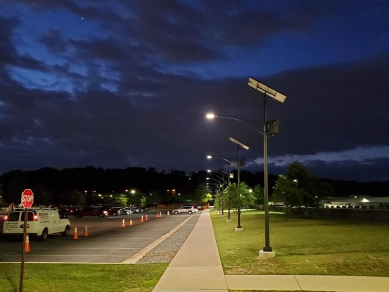 Why can solar street lamps be lit on rainy days?