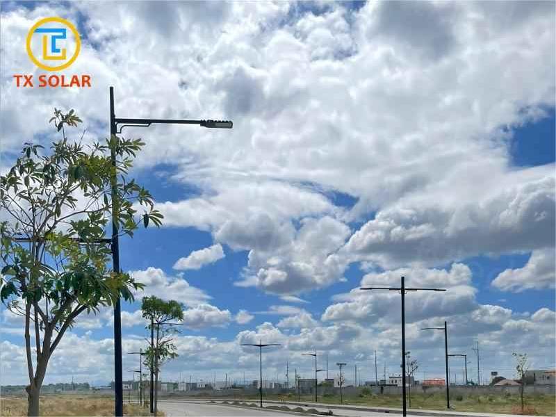 What is the strength of the street light pole?